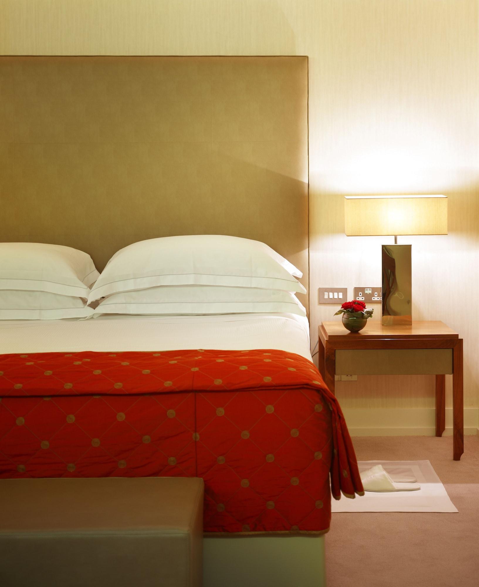 Aghadoe Heights Hotel & Spa Fossa Exterior foto A bedroom at the hotel
