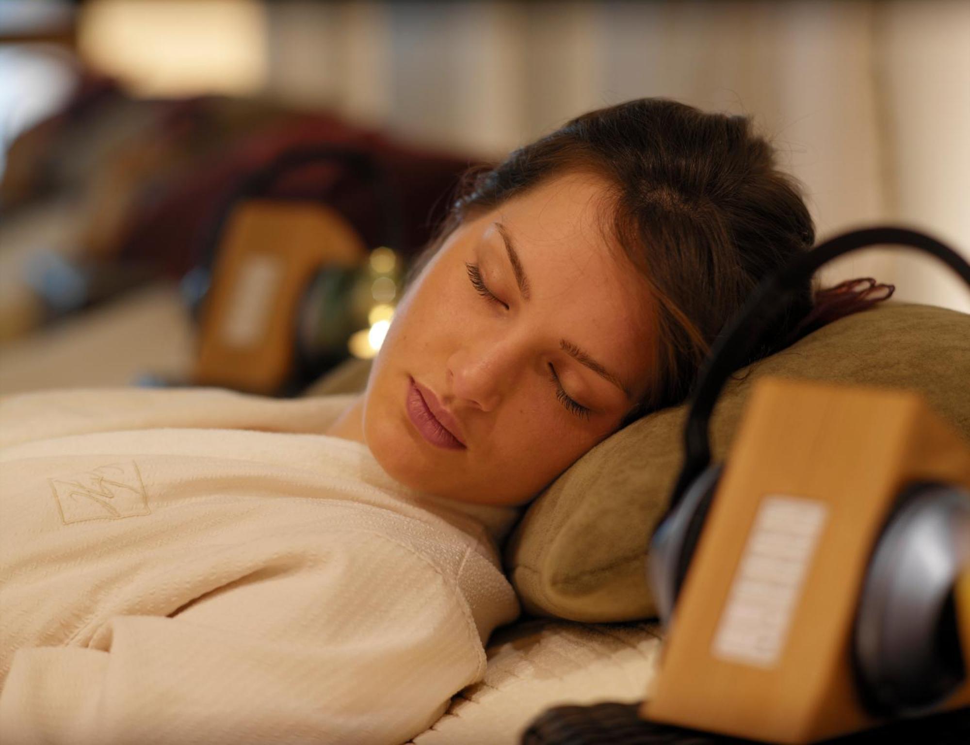 Aghadoe Heights Hotel & Spa Fossa Exterior foto A woman sleeping